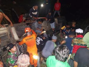 Bus Muat 29 Santri Gontor di Parimo Sulteng Masuk Jurang, 3 Orang Tewas