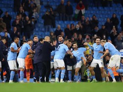 Guard of honour demi mengapresiasi pencapaian Haaland ini diorkestrasi oleh Manajer Man City Pep Guardiola. Foto: REUTERS/CARL RECINE