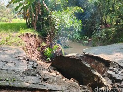 Diguyur Hujan Deras, Jembatan di Ngawen Gunungkidul Ambrol