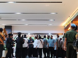 Jokowi Datangi Sarinah, Pengunjung Riuh