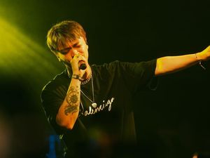 Junny Bocorkan Tipe Perempuan Idamannya