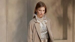 10 Koleksi Ralph Lauren Fall/Winter 2023, Busana Gaya Amerika Klasik