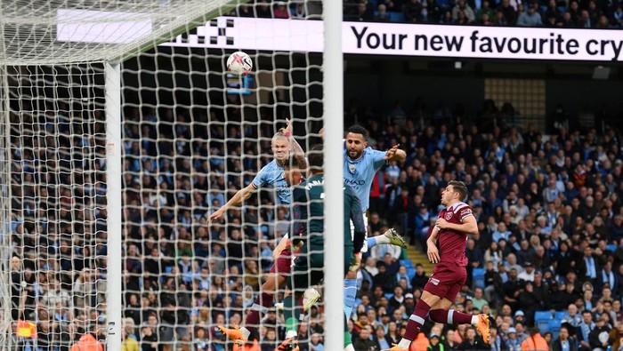 MANCHESTER, ENGLAND - MAY 03: Erling Haaland of Manchester City misses a chance during the Premier League match between Manchester City and West Ham United at Etihad Stadium on May 03, 2023 in Manchester, England. (Photo by Michael Regan/Getty Images)