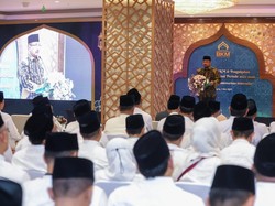 Kukuhkan Pengurus BKM Pusat, Menag Ajak Jaga dan Makmurkan Masjid