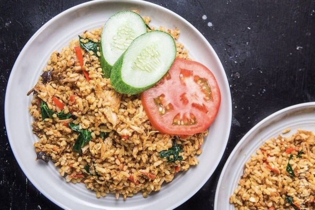 Nasi goreng menjadi kuliner Indonesia yang wajib dicoba dengan cita rasa yang khas