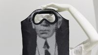 Foto: Pameran Karya Karl Lagerfeld di The MET, 10.000 Baju Dikurasi Jadi 155