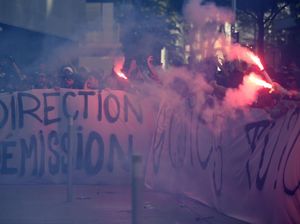 Potret Demo Ultras PSG Kecam Messi, Neymar, dan Petinggi Klub