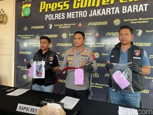 Pembacokan Tewaskan Remaja di Jakbar Dipicu Saling Ejek Saat Konvoi Motor Pembacokan Tewaskan Remaja di Jakbar Dipicu Saling Ejek Saat Konvoi Motor