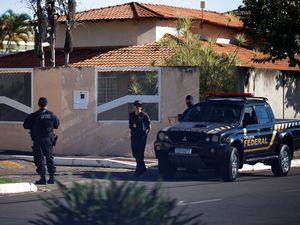 Rumah Mantan Presiden Brasil Jair Bolsonaro Digeledah Polisi Rumah Mantan Presiden Brasil Jair Bolsonaro Digeledah Polisi