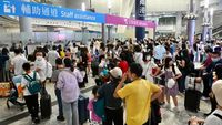 Potret Stasiun Hong Kong yang Dipenuhi Turis China Usai Liburan May day