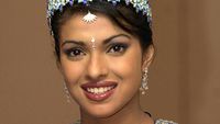 9 Potret Wajah Jadul Priyanka Chopra Sebelum Operasi Plastik Gagal