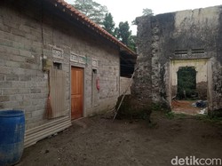 Hidup Tanpa Listrik, Warga Blitar: Rakyat Kecil Pasrah Masio Dikuyo-kuyo