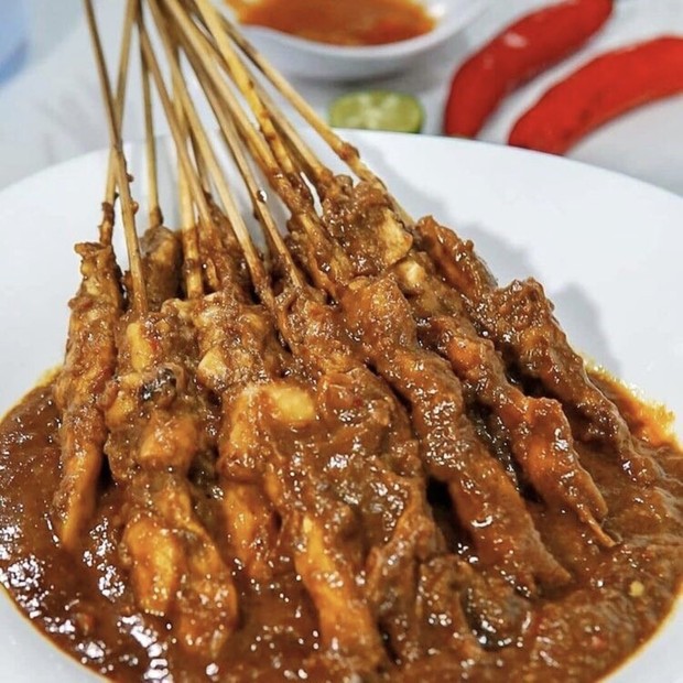 Sate merupakan salah satu makanan khas Indonesia yang dijual dengan harga tinggi di luar negeri