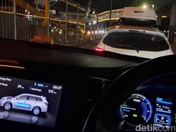 Mudik Pakai Mobil Listrik? Ini Tips biar Nggak Mogok di Tengah Tol