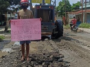 Jalan Rusak yang Dijual di Asahan Mulai Diperbaiki Jalan Rusak yang Dijual di Asahan Mulai Diperbaiki