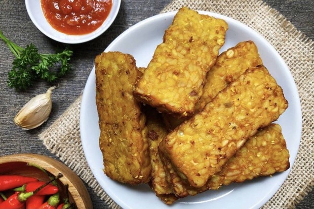 Tempe goreng menjadi salah satu makanan khas Indonesia yang laris di luar negeri dengan harga fantastis