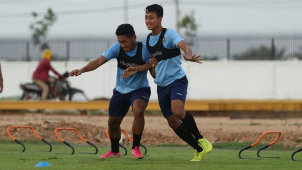 Tim U-22 Indonesia terus melakukan persiapan jelang menghadapi Myanmar pada Kamis (4/5) mendatang. Garuda Nusantara terus dimatangkan oleh pelatih Indra Sjafri dalam sesi latihan, Selasa (2/5) di Phnom Penh, Kamboja.
