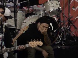 Virgoun Nangis di Panggung-Berhenti Nyanyi saat Perkara Cerainya Didaftarkan