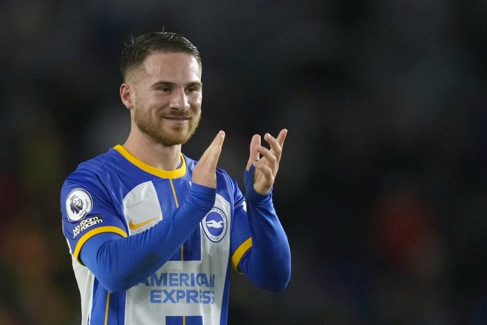 Brightons Alexis Mac Allister applauds supporters at the end of the English Premier League soccer match between Brighton and Hove Albion and Manchester United at the AMEX stadium in Brighton, England, Thursday, May 4, 2023. (AP Photo/Kirsty Wigglesworth)