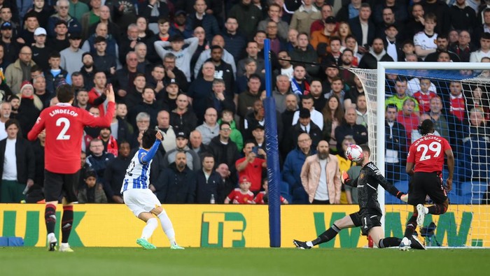 BRIGHTON, ENGLAND - MAY 04: Kaoru Mitoma of Brighton & Hove Albion has his shot saved by David De Gea of Manchester United during the Premier League match between Brighton & Hove Albion and Manchester United at American Express Community Stadium on May 04, 2023 in Brighton, England. (Photo by Mike Hewitt/Getty Images)