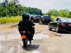 Curhat Warga, Jalan Rusak di Lampung yang Dicek Jokowi Kayak Pecel Diulek!