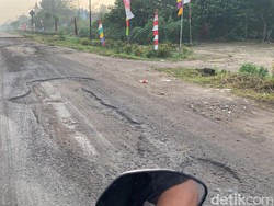 Baru 2 Hari Ditambal, Jalan Rumbia Rusak Lagi
