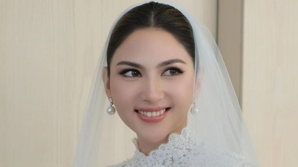 7 Foto Jessica Mila Cantik Maksimal Saat Menikah, Pesonanya bak Grace Kelly