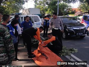 Biker Asal Gresik Tewas Tertabrak Truk di Kedung Cowek Surabaya
