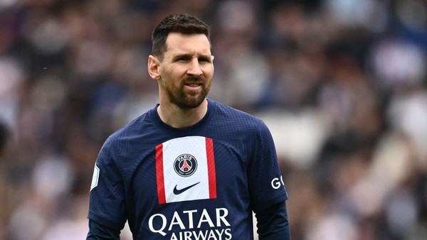 PARIS, FRANCE - APRIL 30: Lionel Messi of PSG during the Ligue 1 match between Paris Saint-Germain and FC Lorient at Parc des Princes on April 30, 2023 in Paris, France. (Photo by Sebastian Frej/MB Media/Getty Images)