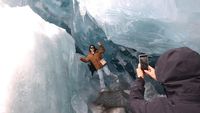 Sensasi Menyusuri Gletser di Pegunungan Tibet, Mau Coba?
