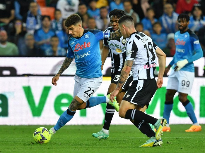Setelah sempat tertunda, Napoli akhirnya mengunci scudetto musim 2022/2023. Penantian Napoli selama 33 tahun akhirnya berakhir, Jumat (5/5/2023).