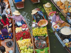 Ini 5 Pasar Terapung Terbaik di Asia, Salah Satunya Ada di Indonesia Ini 5 Pasar Terapung Terbaik di Asia, Salah Satunya Ada di Indonesia