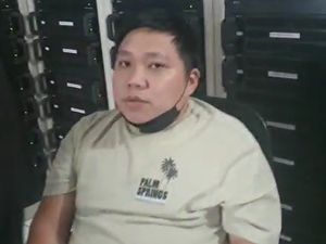 David Yulianto Koboi yang Palsukan Nopol Dinas Polisi Resmi Ditahan! David Yulianto Koboi yang Palsukan Nopol Dinas Polisi Resmi Ditahan!