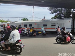 Dalih Sopir TNI AL Terobos Pelintasan KA di Malang Berujung Dibebastugaskan