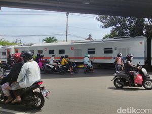 Dalih Sopir TNI AL Terobos Pelintasan KA di Malang Berujung Dibebastugaskan Dalih Sopir TNI AL Terobos Pelintasan KA di Malang Berujung Dibebastugaskan