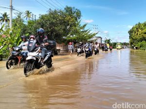 Banjir Rendam 6 Kecamatan di Polewali Mandar Sulbar Banjir Rendam 6 Kecamatan di Polewali Mandar Sulbar