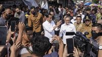 Semringah Jokowi-Zulhas Cek Harga dan Pasokan Pasar di Lampung