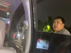Detik-detik Pengendara Koboi Berpelat Dinas Polisi Cekcok-Tampar Korban Detik-detik Pengendara Koboi Berpelat Dinas Polisi Cekcok-Tampar Korban