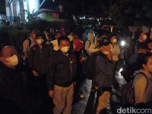 Ada Longsor, KA Argo Parahyangan Tertahan di Purwakarta