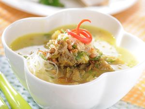 Resep Soto Sokaraja Berkuah Gurih Komplet Isiannya