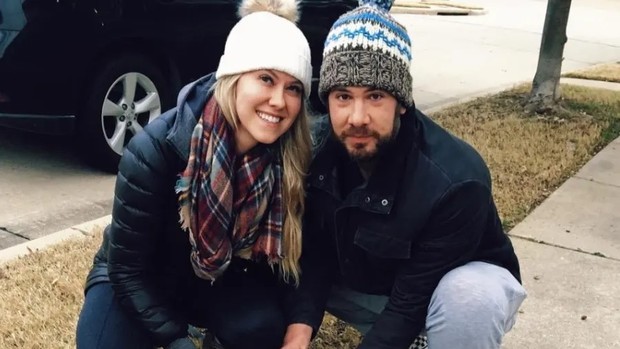 Steven Crowder dan Hilary Korzon/Foto: Instagram.com/@louderwithcrowder Steven Crowder dan Hilary Korzon/Foto: Instagram.com/@louderwithcrowder