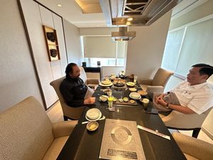 Time Line Pertemuan Surya Paloh dan Luhut yang Makin Sering