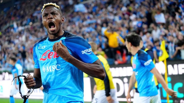 UDINE, ITALY - MAY 04: Victor Osimhen of SSC Napoli celebrates with team mates after scoring his goal ,during the Serie A match between Udinese Calcio and SSC Napoli at Dacia Arena on May 4, 2023 in Udine, Italy. (Photo by MB Media/Getty Images)