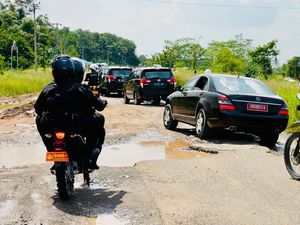 Tiktoker Bima Soroti Jokowi ke Lampung Naik Mercy: Harusnya Naik Fortuner atau L300