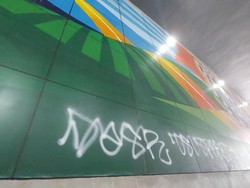 Coretan di Underpass Dewi Sartika Depok Belum Juga Dibersihkan