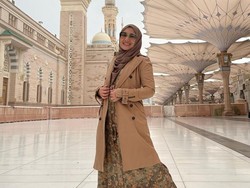 Profil Dine Mutiara Aziz, Istri Sahrul Gunawan