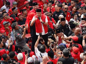 Napak Tilas di Posko Pemenangan Pandegiling, Ganjar Beri Pesan Ini