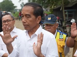 Tepuk Tangan Gubernur Lampung dan Warning Jokowi soal Perbaikan Jalan