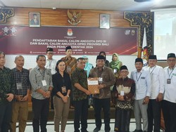 Tokoh GP Ansor Bali Serahkan Berkas Pencalonan Anggota DPD