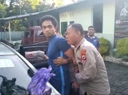 Mantan Bek PSM Bareng 4 Wanita saat Mabuk di Tempat Karaoke-Tikam Sekuriti